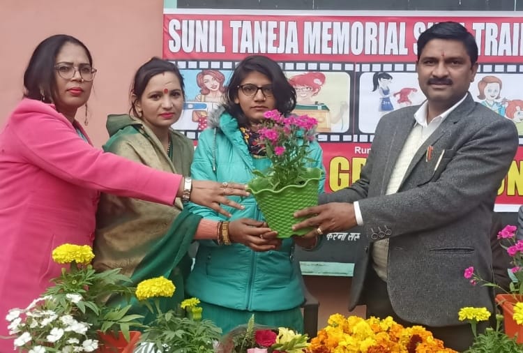 A girl of Haryana became the youngest professional tractor driver in country