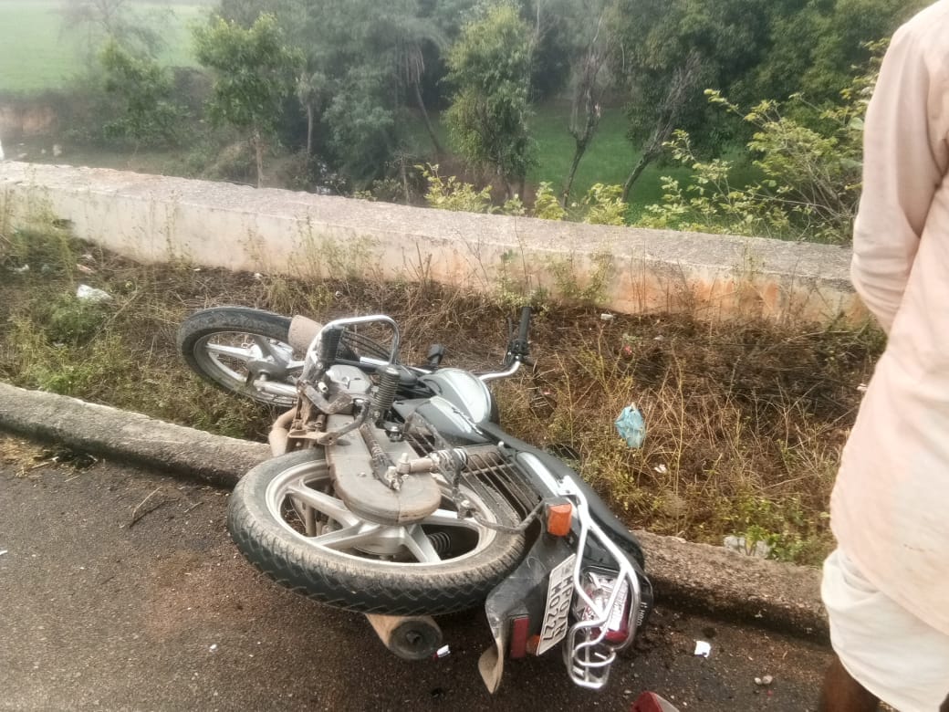 dumper crashed, two raiders died