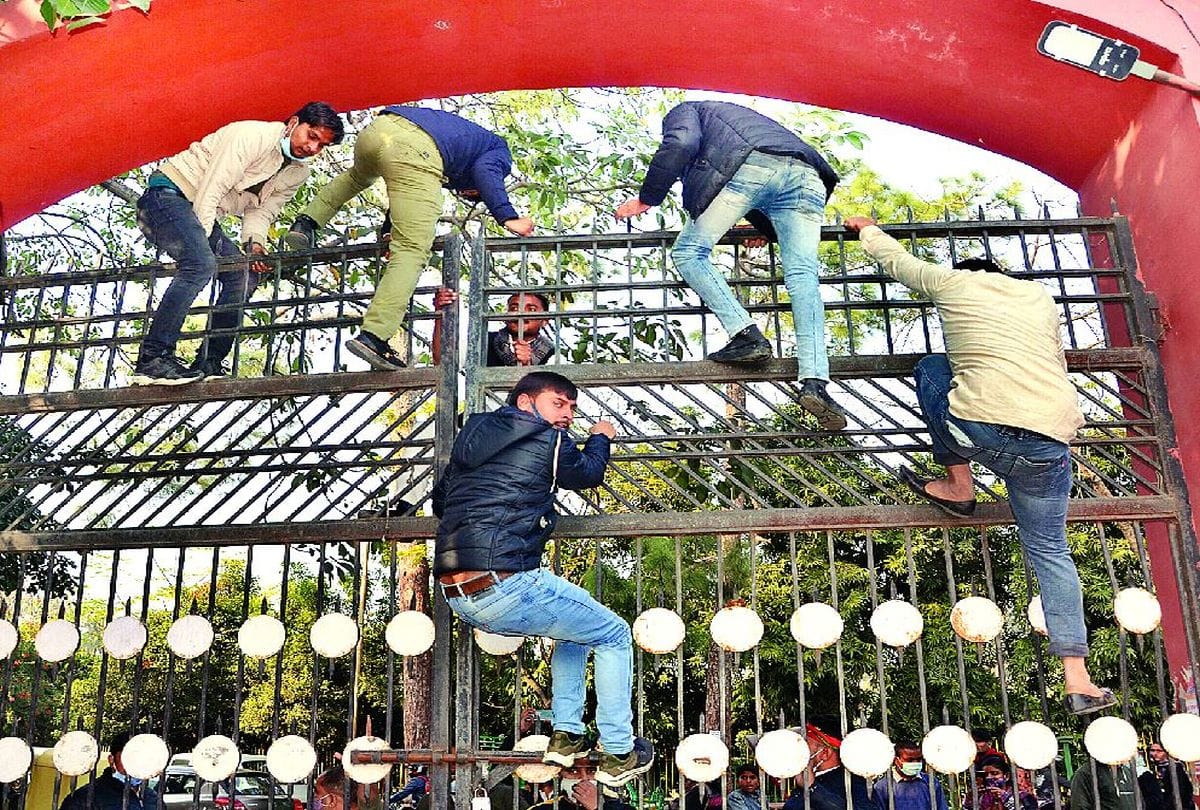 students leaders protest outside university campus in agra
