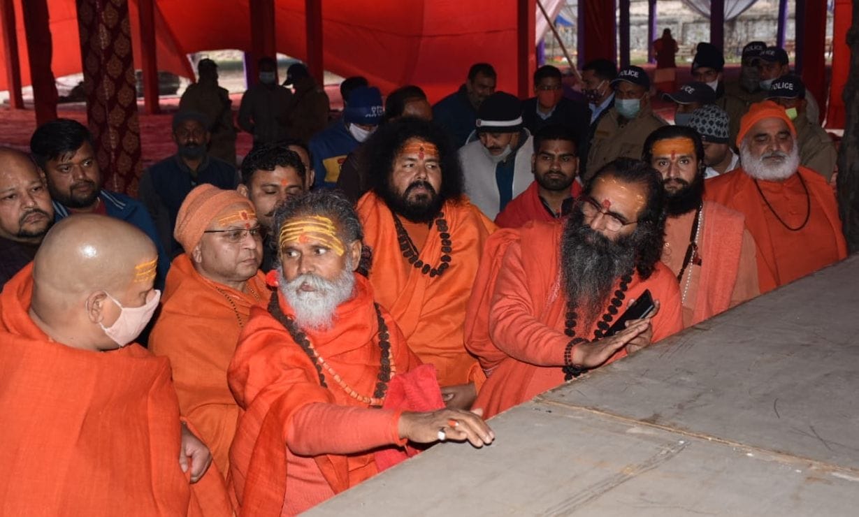 Preparations for the grand Patta Abhishek of Swami Kailashanand Giri