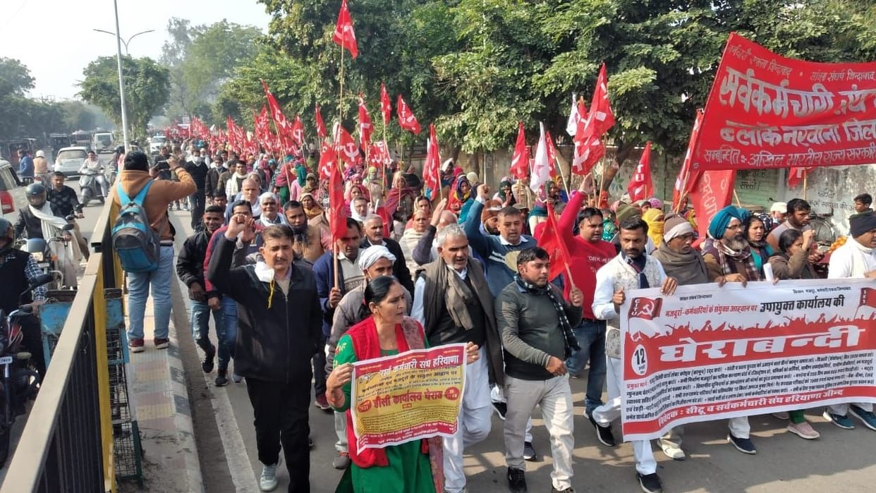 Today farmers will celebrate Lohri by burning copies of agricultural laws on toll