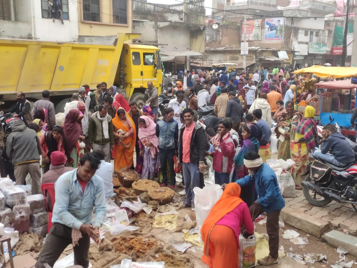 crowd in haat bazzar