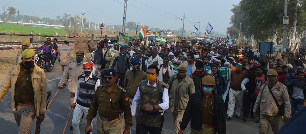Farmers take out tractor rally, protest at collectorate
