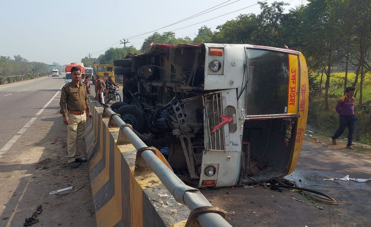 25 injured in road accident