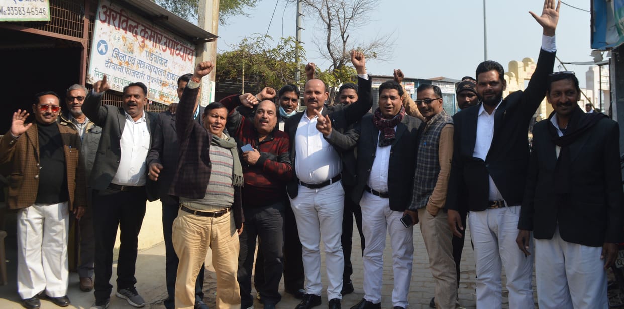 Hathras: Lawyers on strike for the second day, demonstrated