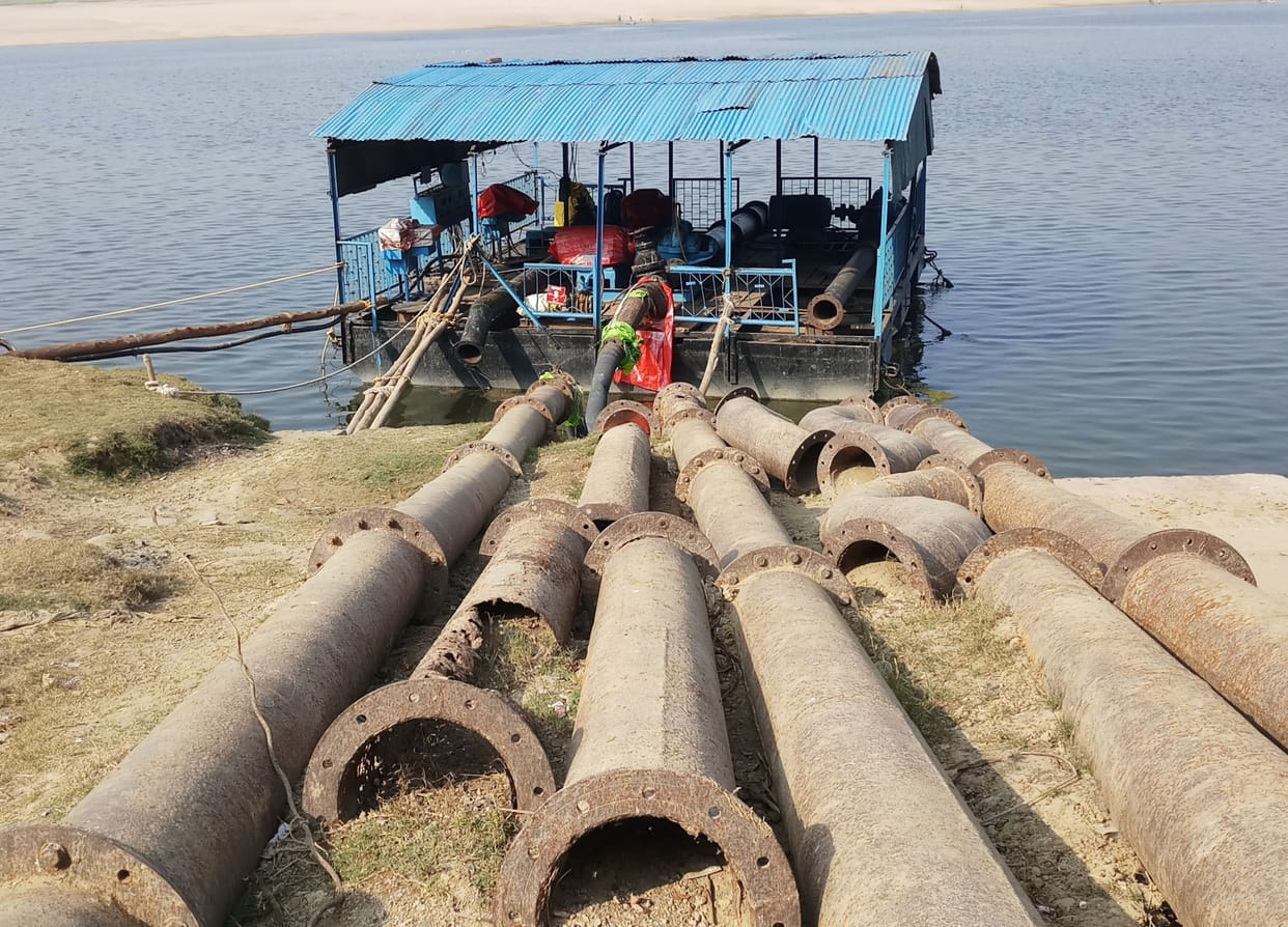Two motors of stone pump canal, Annadata unhappy