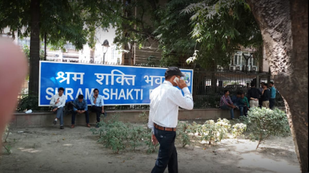 Bharatiya Mazdoor Sangh demands, People receiving more than Rs 21000 salary should come under the purview of ESIc