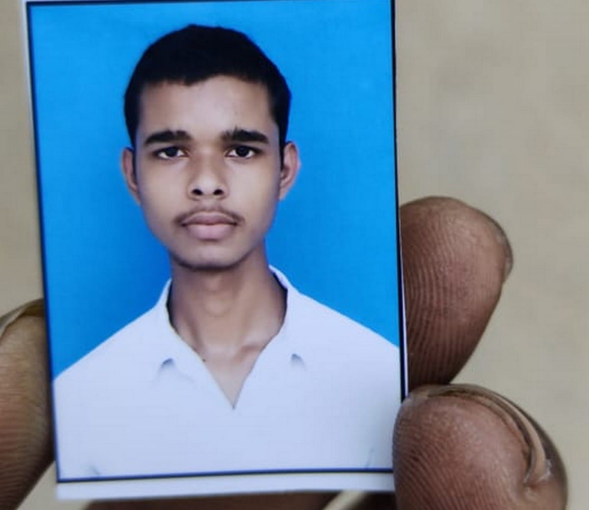 11th student missing while going to school from home in jaunpur up