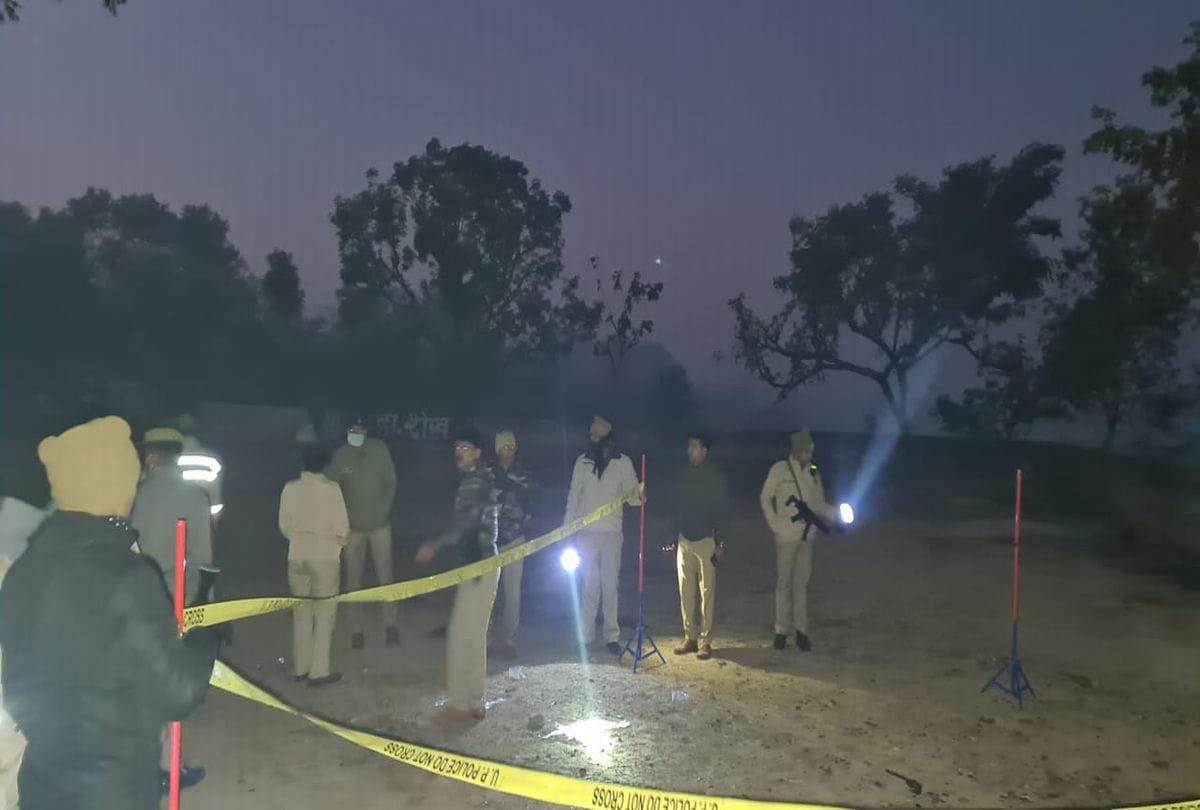 Agra Police Encounter With Miscreants Nine Arrests Daroga Injured
