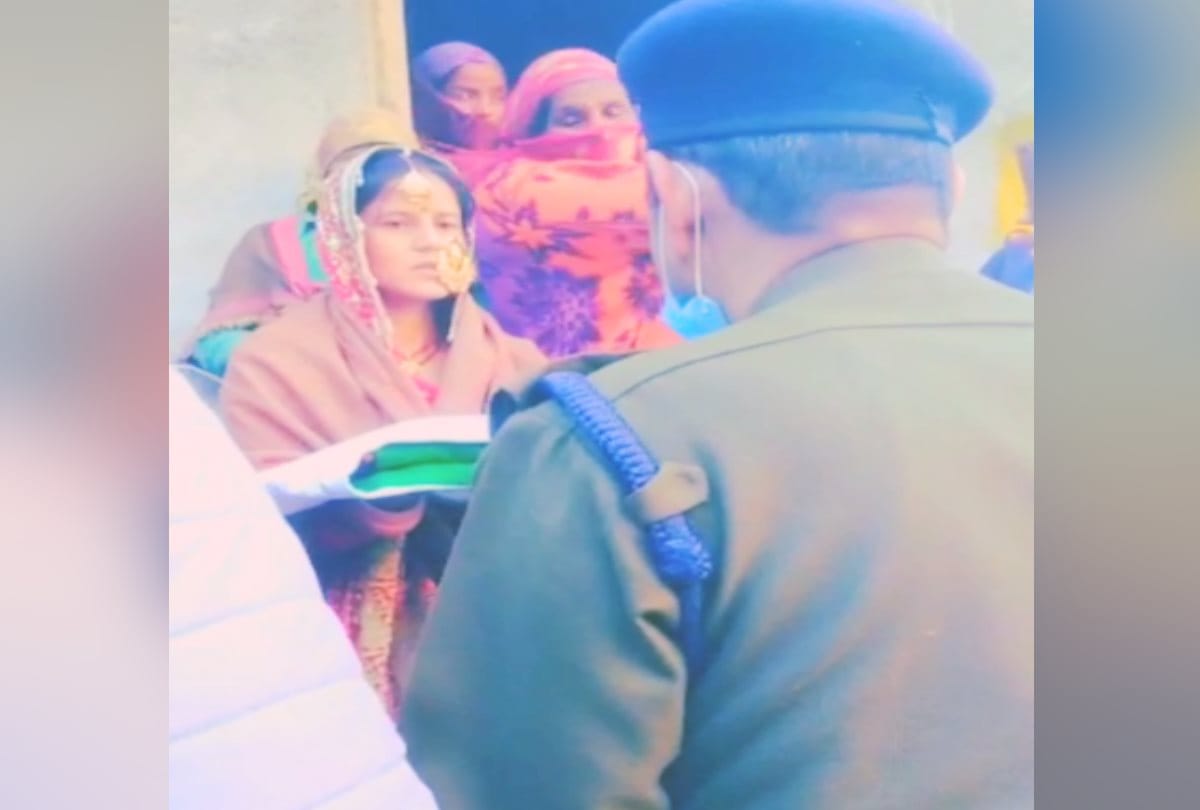 Wife gives bid adieu to policeman with moist eyes in bride's dress