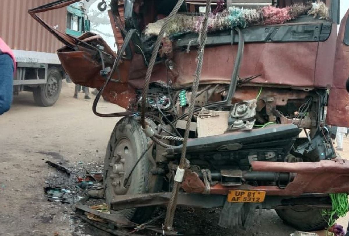 one died in road accident due to fog in etah