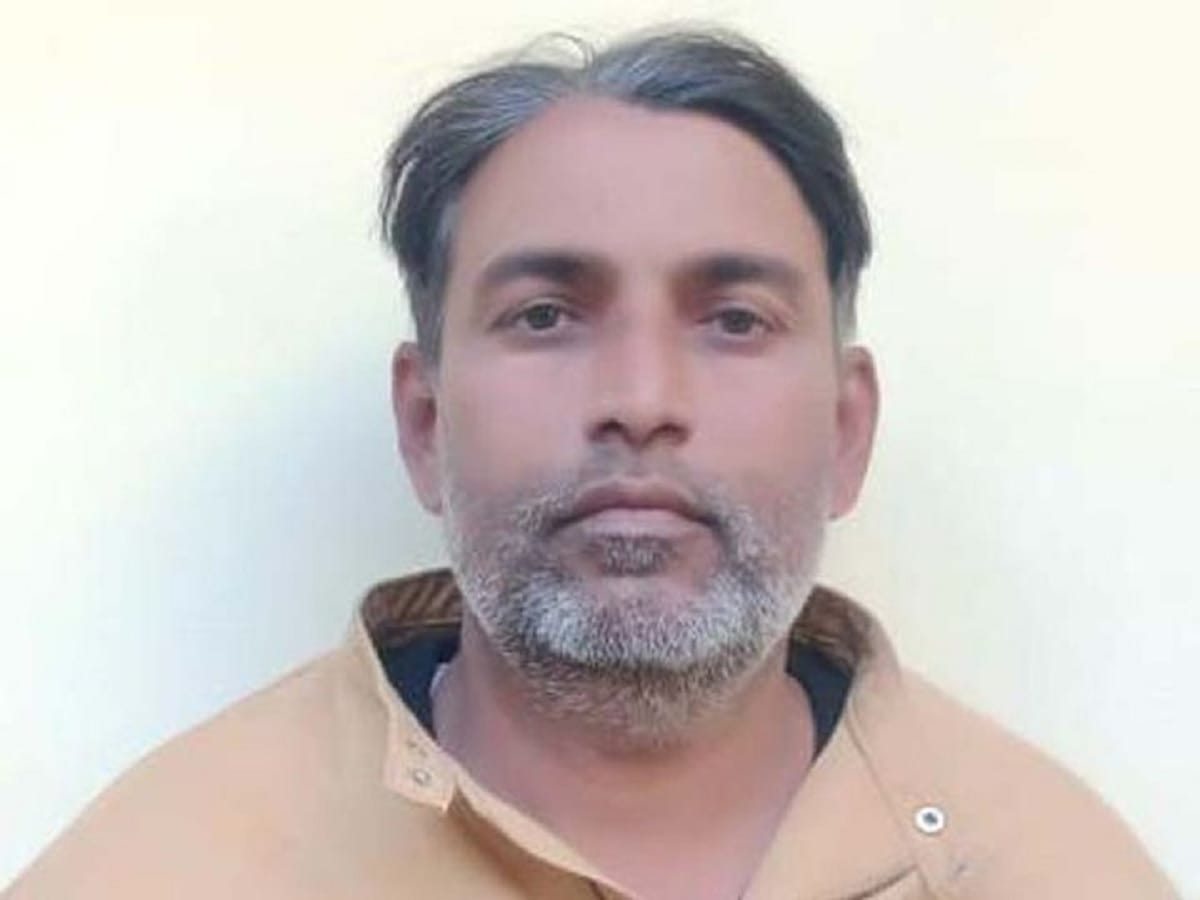 in Jaisalmer Pak ISI's female agent stripped off clothes then the man gave them secrets related to Indian Army, arrested