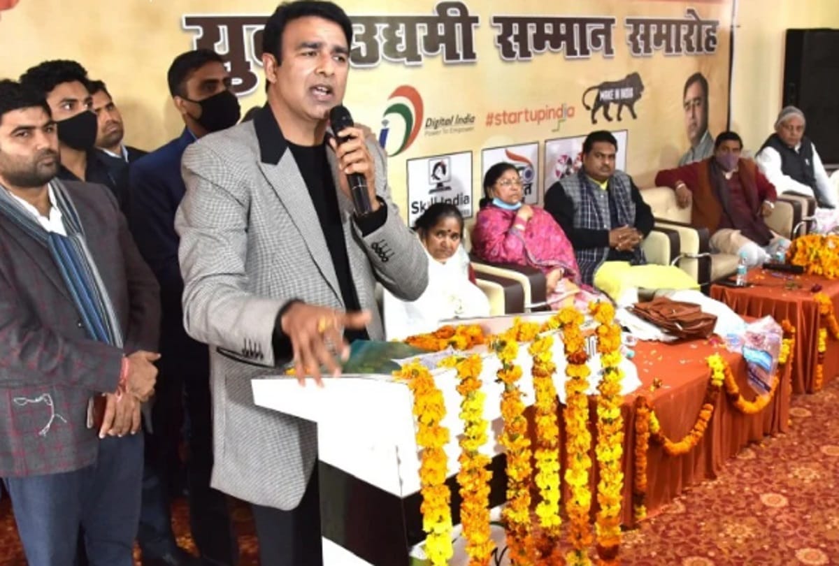 BJP MLA Sangeet Som said that those opposing the vaccine should go to Pakistan