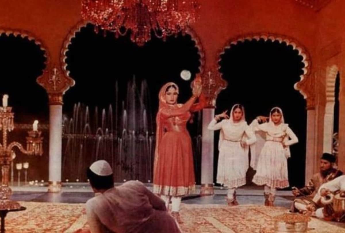 Amitabh bachchan revealed pakeezah facts kamal amrohi used rose water in fountains when meena kumari dance
