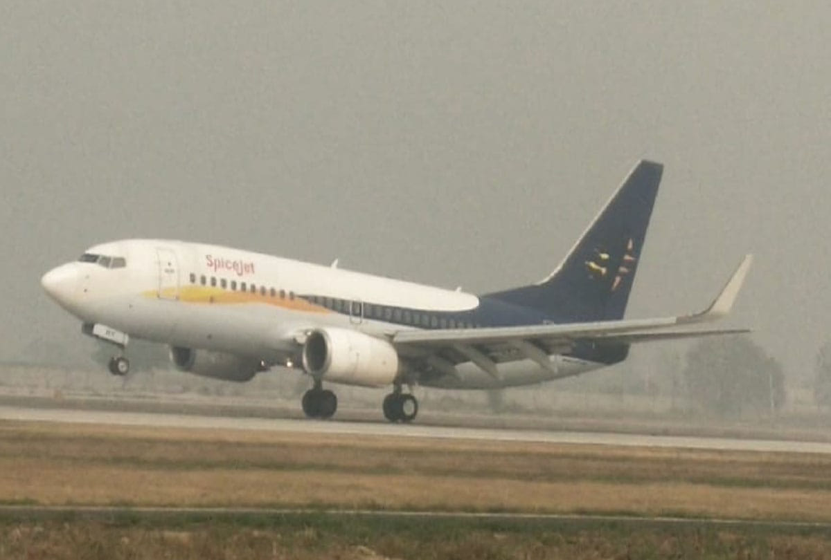 Corona vaccine reached Kanpur by flight