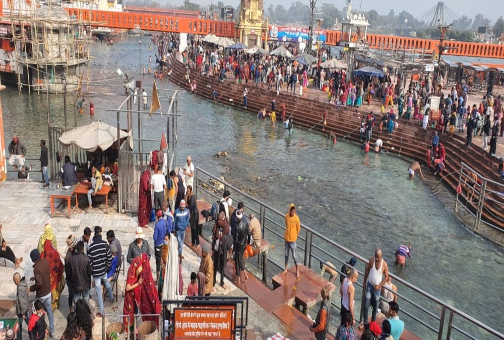 Makar Sankranti 2021 Latest news: Ganga Water Level Decreases before Snan on Haki pauri Photos
