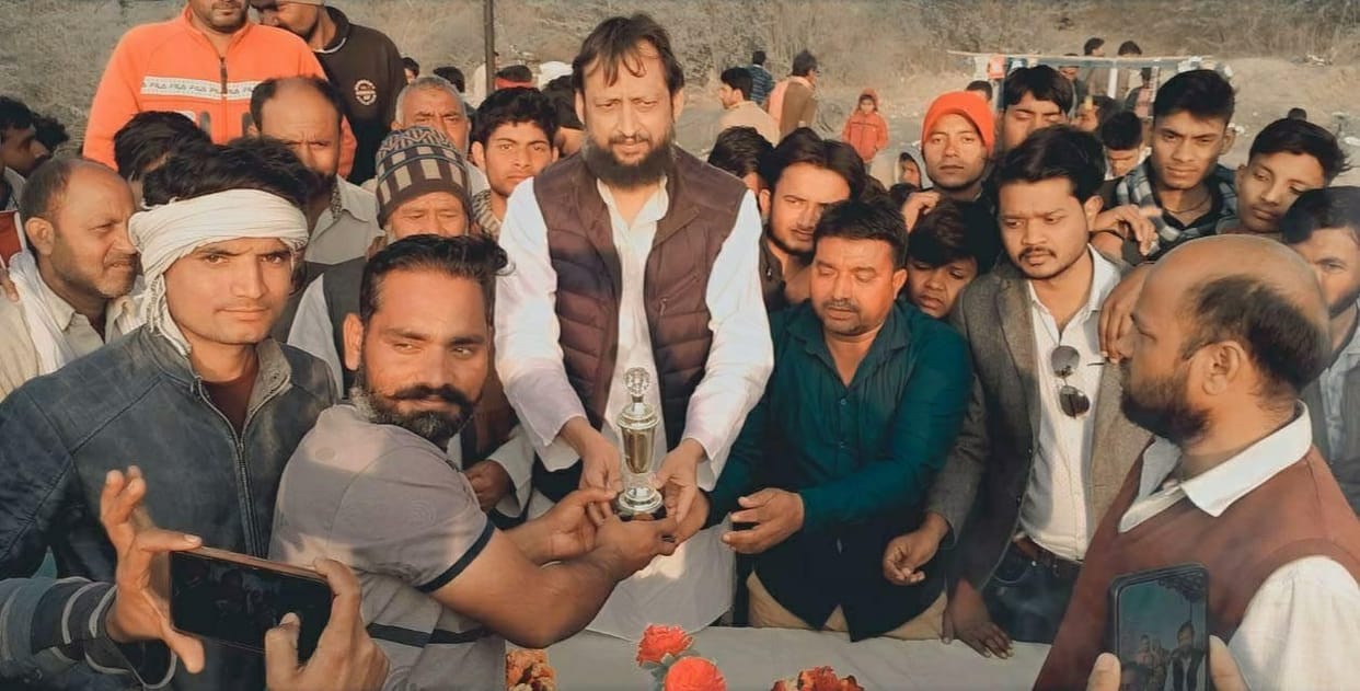 Pukhrayan defeated Kadaura by five wickets, won the trophy