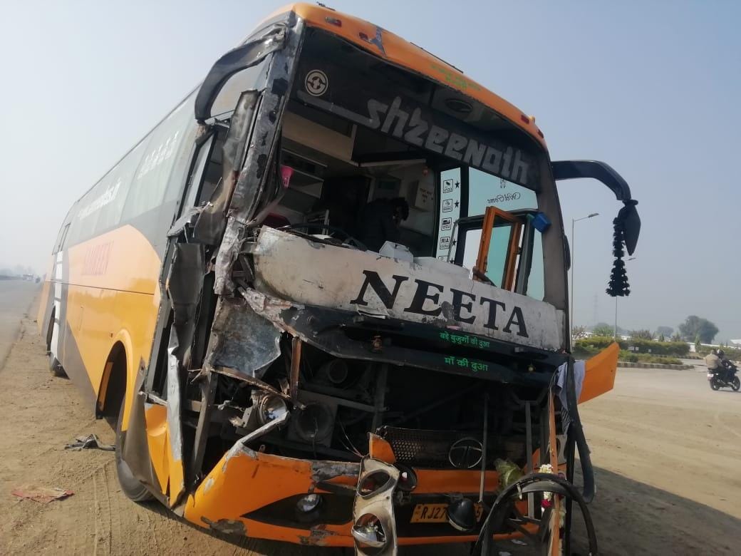 Shatabdi bus enters truck, three injured