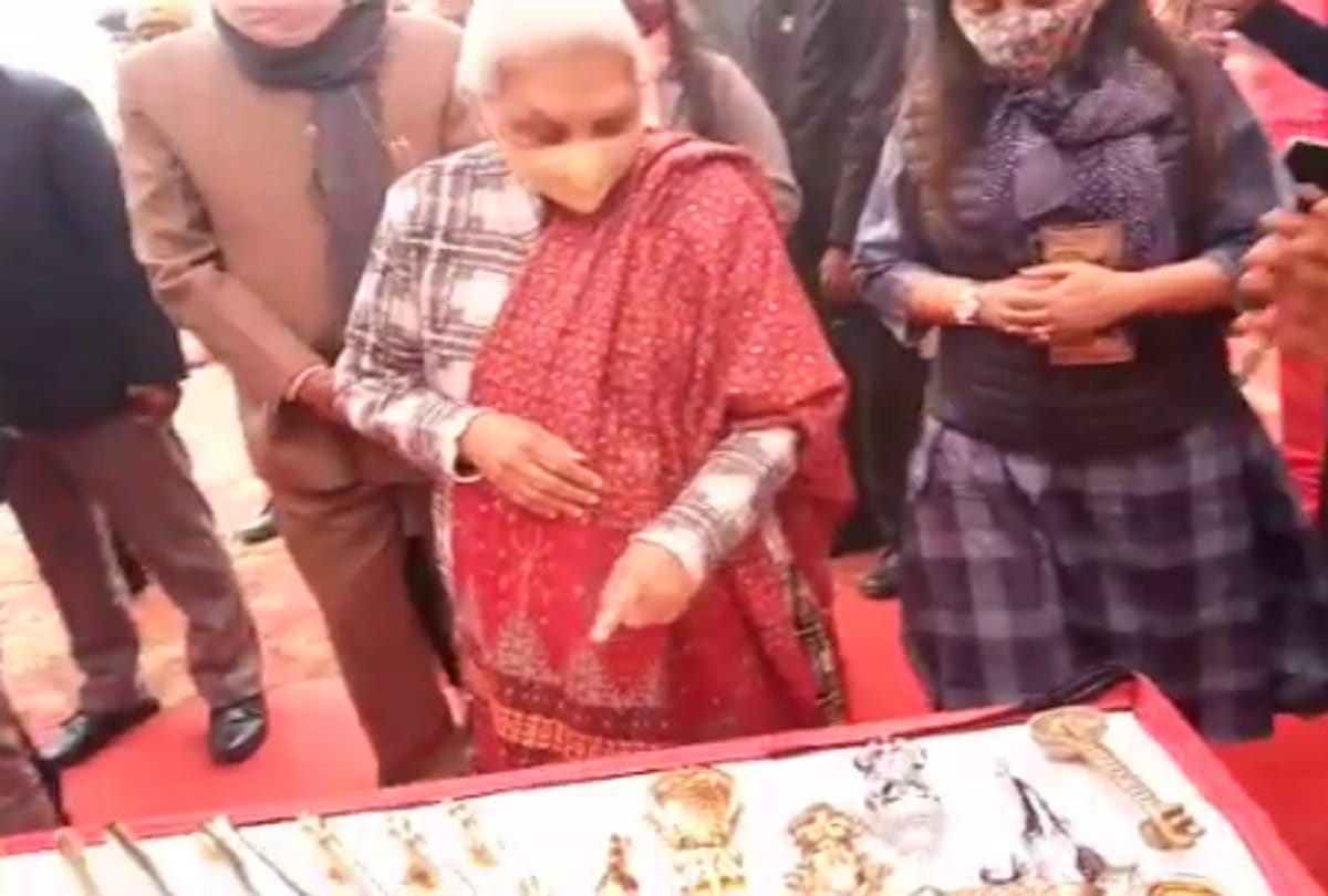 Governor Anandiben Patel says Women should take strong initiative to end malnutrition