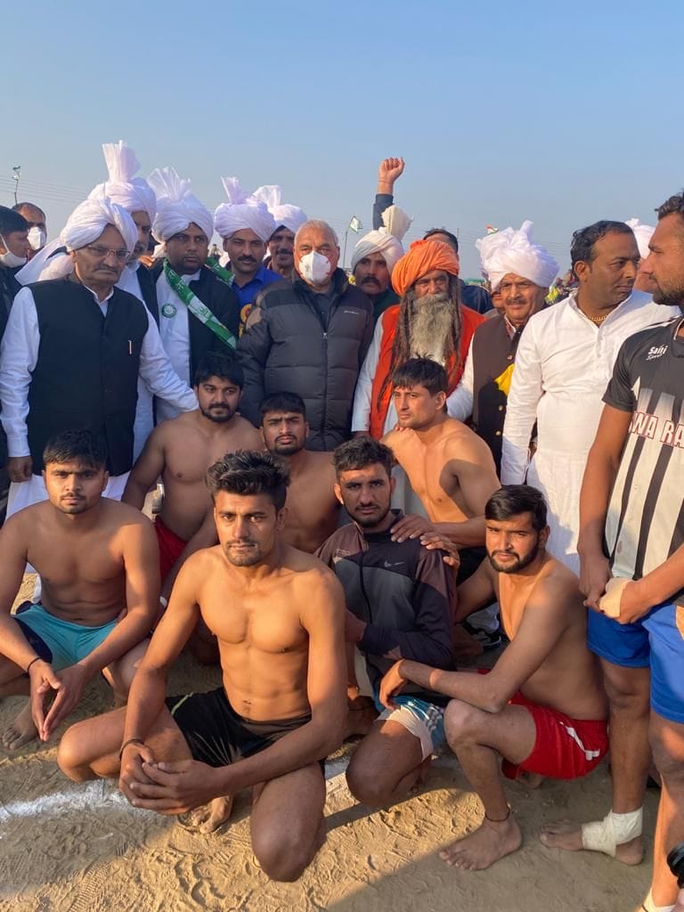 Government instead of accepting the demands of the farmers, is getting entangled in the dates: Hooda