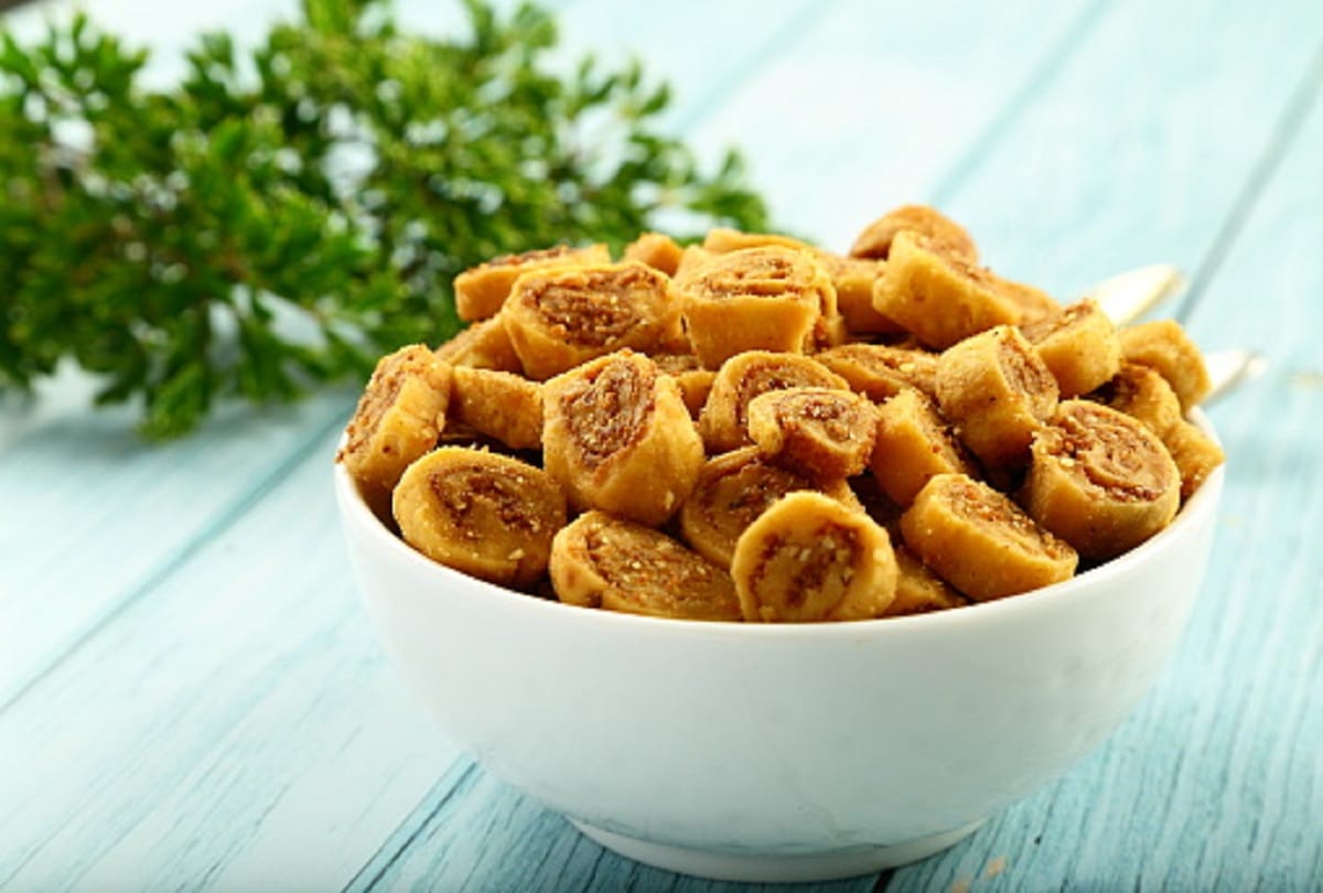 tea time snacks make bhakarwadi with this recipe