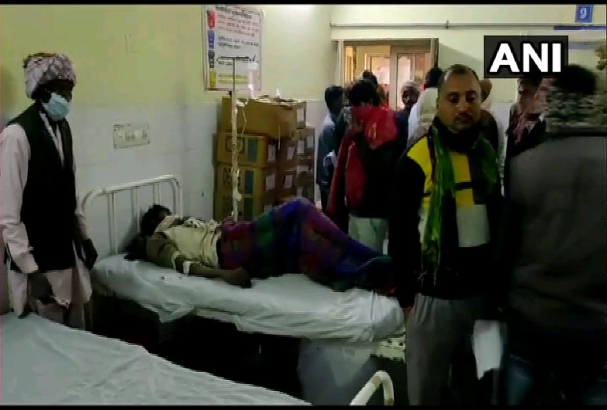 Six people ill and Four people dead after consuming poisonous liquor in Bharatpur Roopwas police station limits