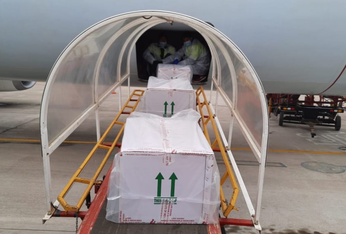 Corona vaccine reached Gorakhpur airport see latest photos