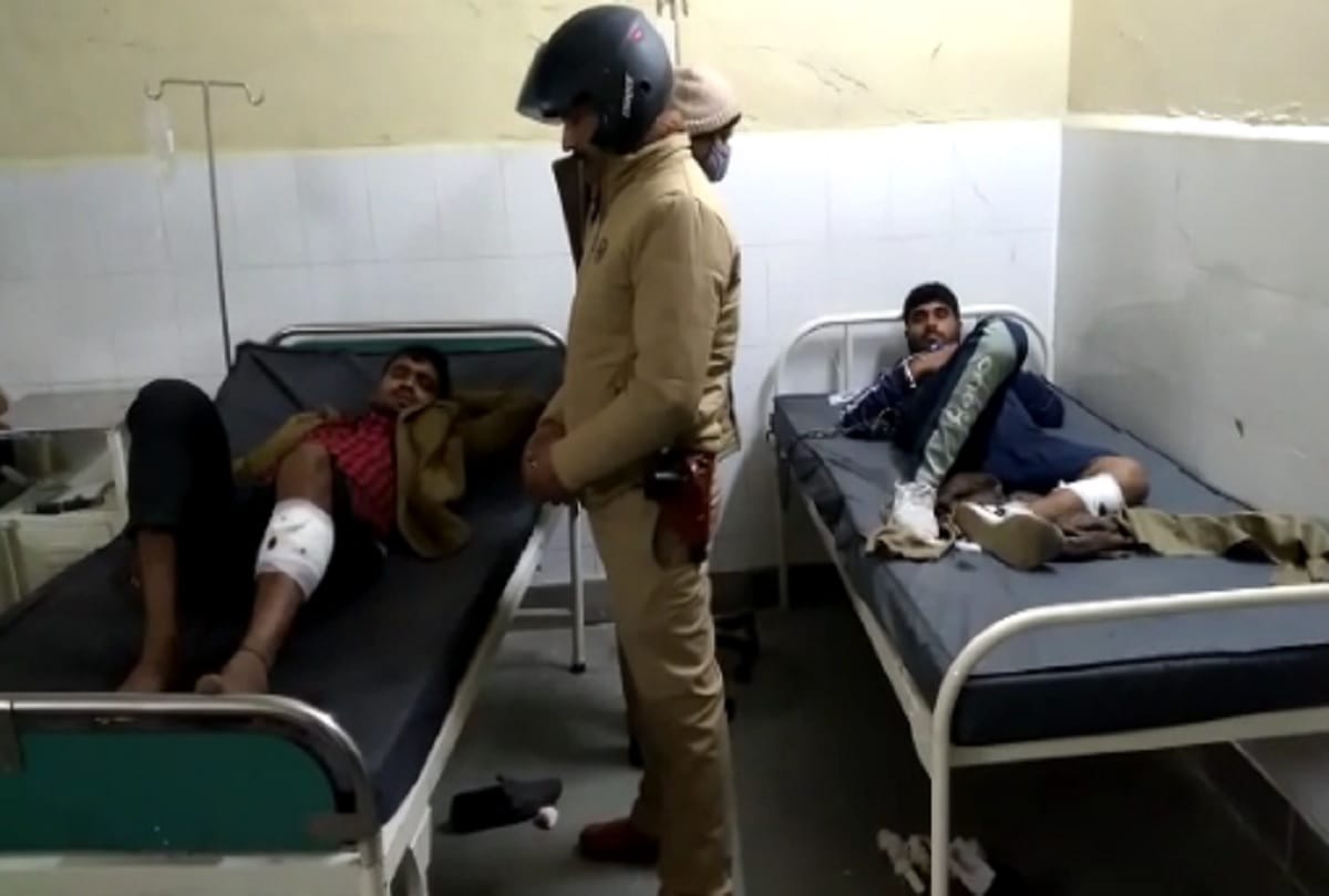 Encounter between police and miscreants in Aligarh