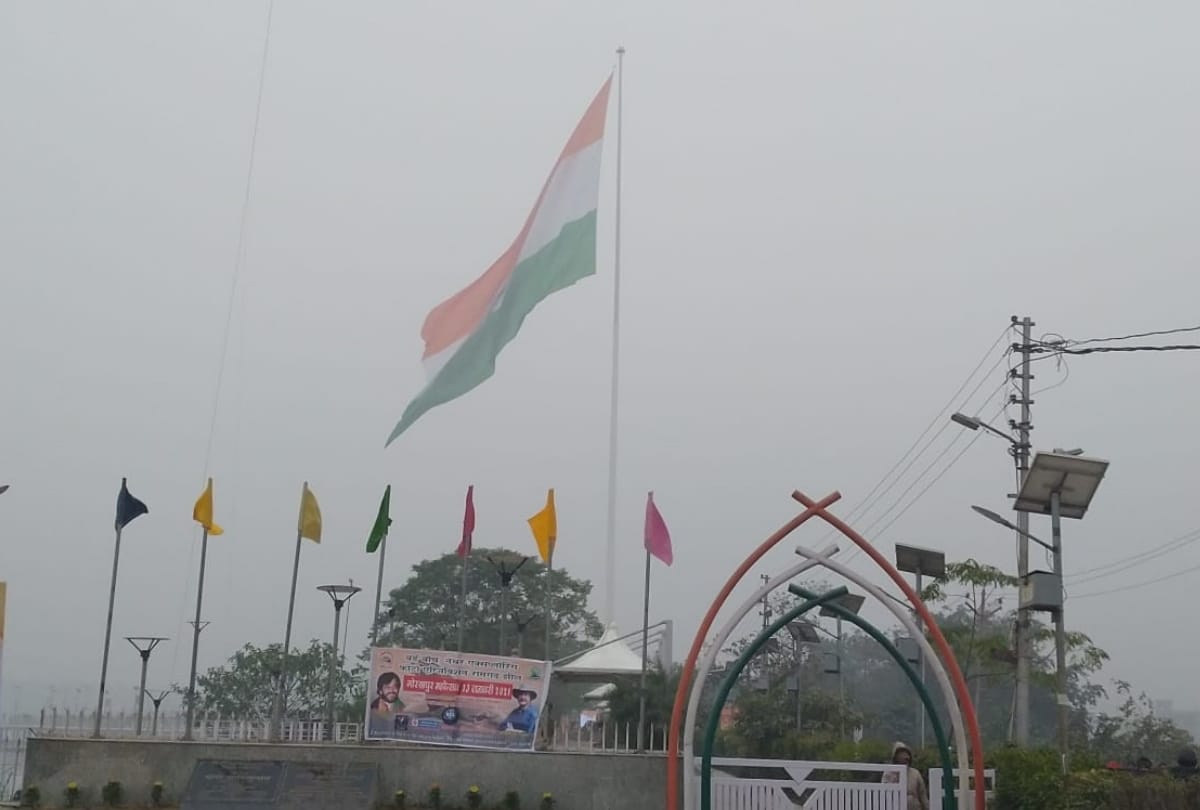 CM Yogi waved highest Tiranga Flag of state in Gorakhpur