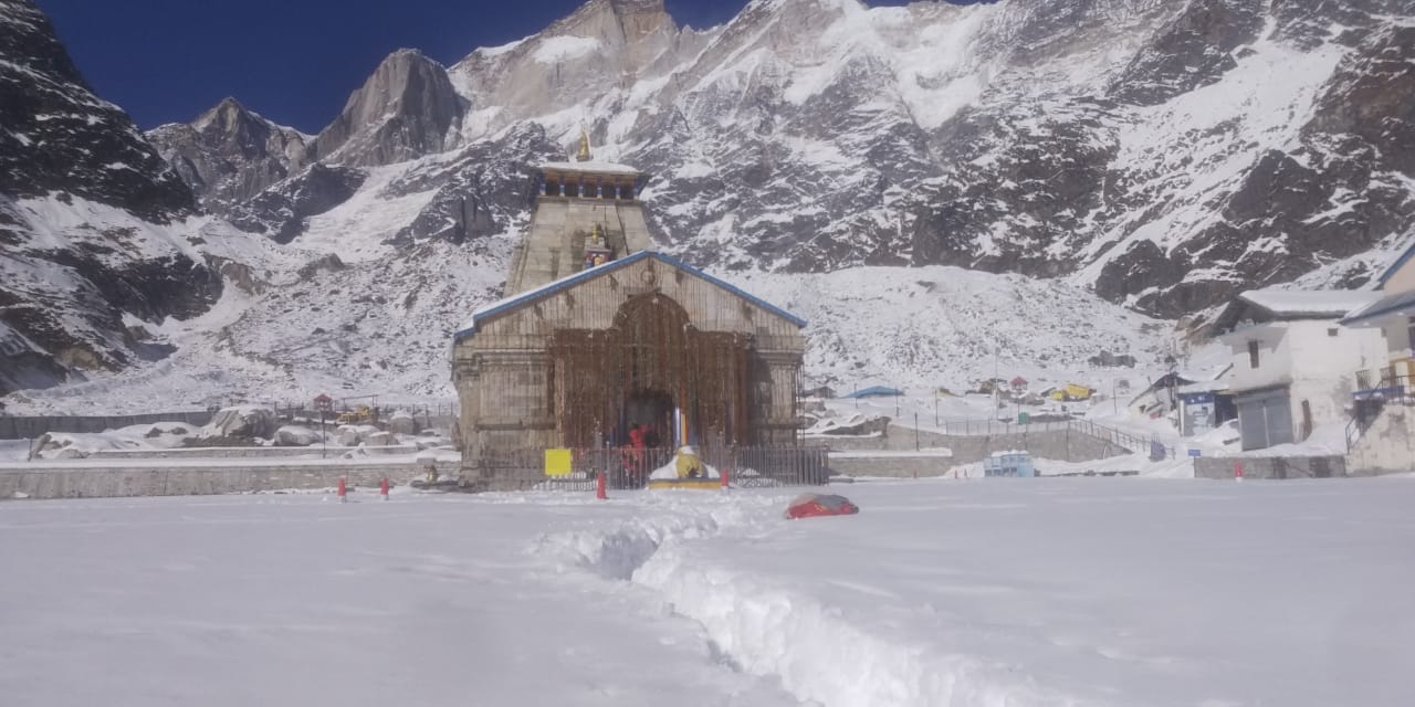 uttarakhand news :  four fit snow in kedarnath dham, watch beautiful photos