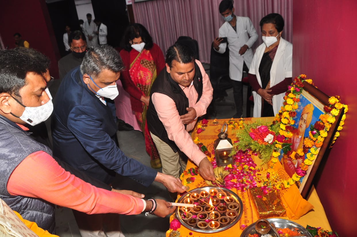 stand, awoke and run ahead take mantra youth, celebration vivekanand jayanti