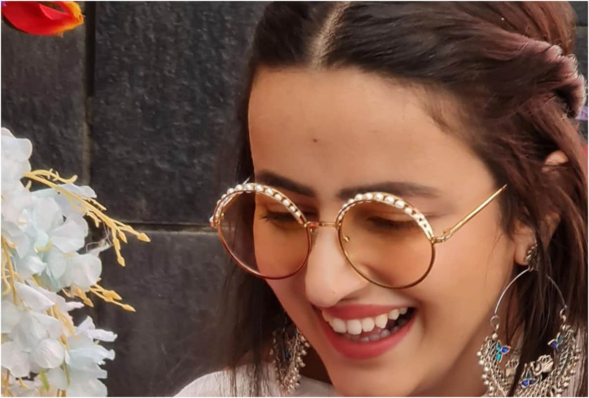 bigg boss 14 contestant rubina dilaik beautiful sister jyotika dilaik see photos