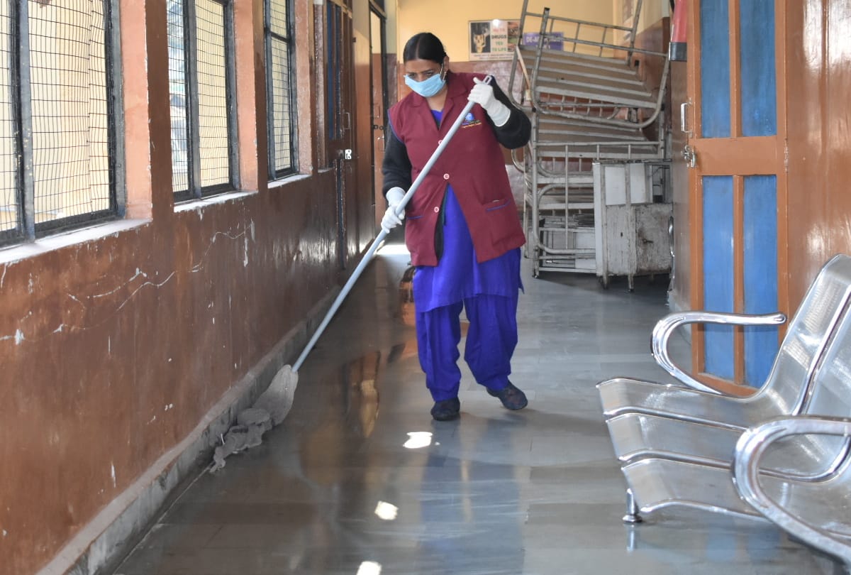 sanitation employee Naresh Kumari become a counselor, said - I will not leave the broom
