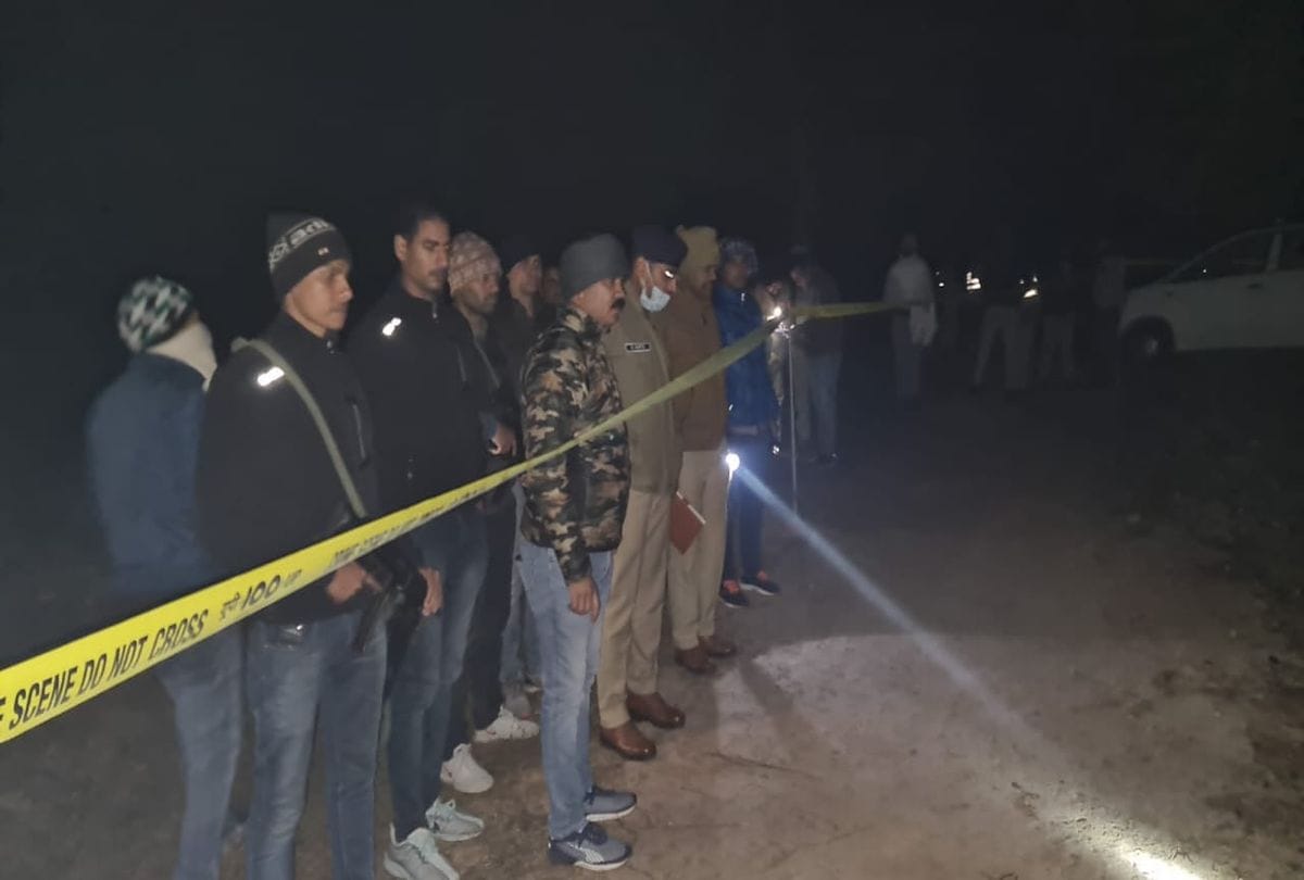 police arrested eight crooks after encounter in agra