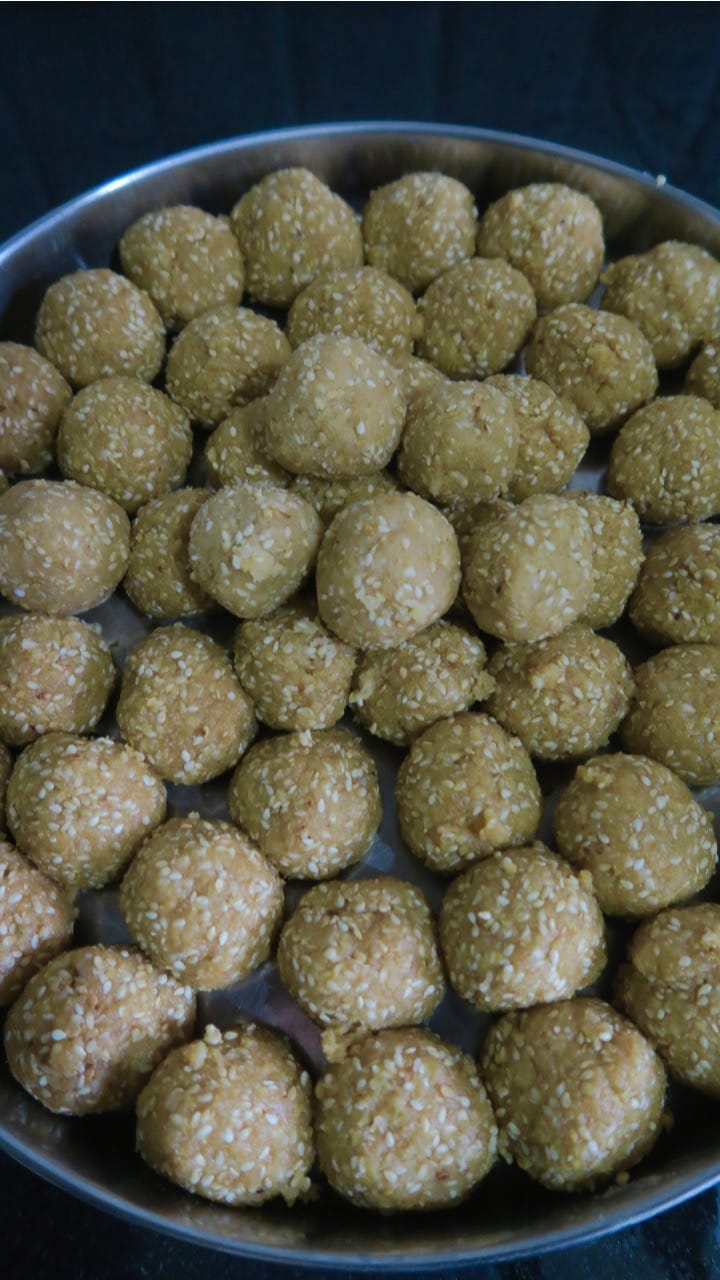 lohri 2024 know traditional foods on Lohri good for health in hindi