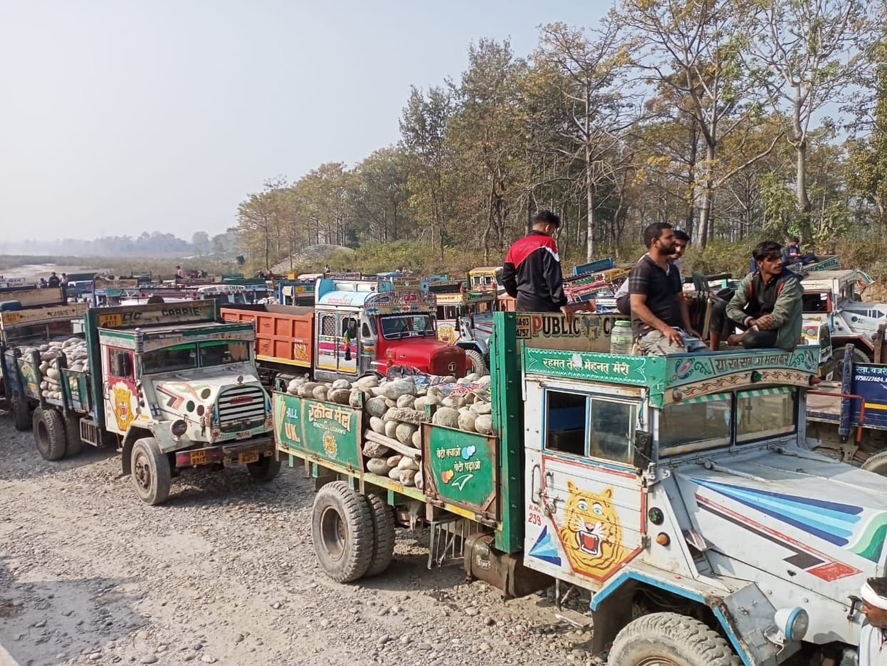 Mineral extraction begins from down stream of Sharda, revenue of Rs 12 lakhs received on first day