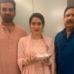 पिता और पति के साथ सागरिका घाटगे