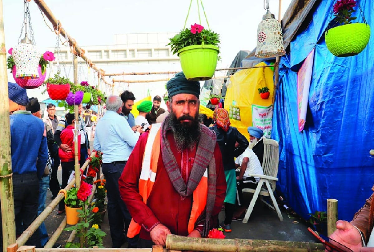  Delhi news: Nanak di Hatti adorned with star lights and bouquets on the Ghazipur border