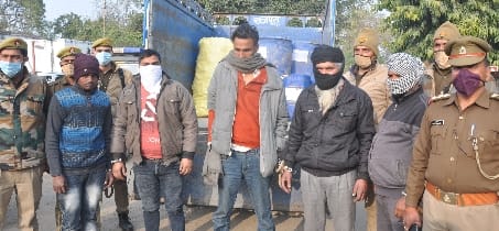 Alcohol theft in Bareilly from a tanker going to Jharkhand