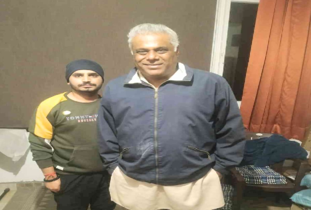 Bollywood actor Ashish Vidyarthi admires valleys of Himachal