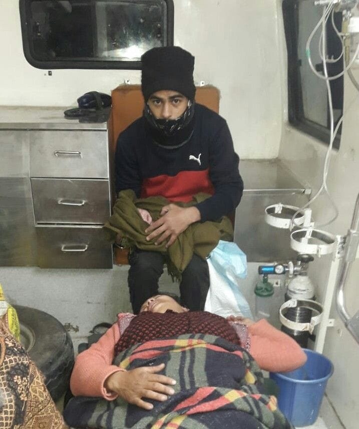 EMT delivers safe delivery in ambulance