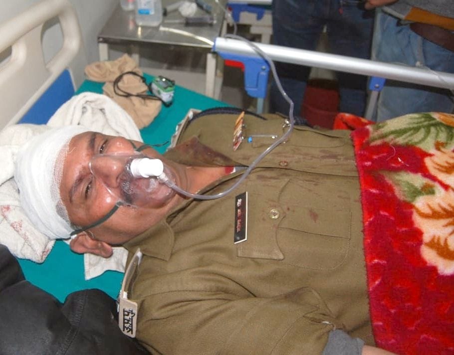CO Najibabad injured in road accident