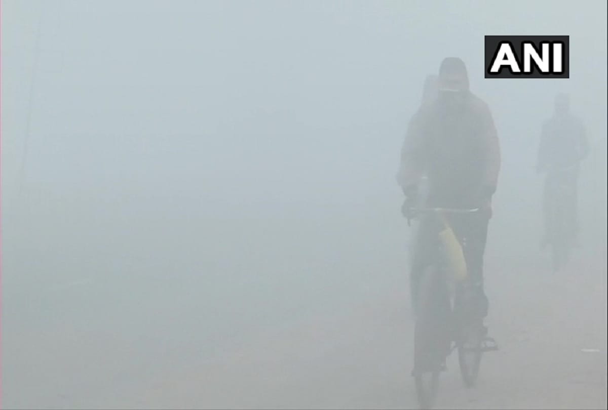 Delhi wakes up to dense fog thursday morning visibility gets lower temperature dips down