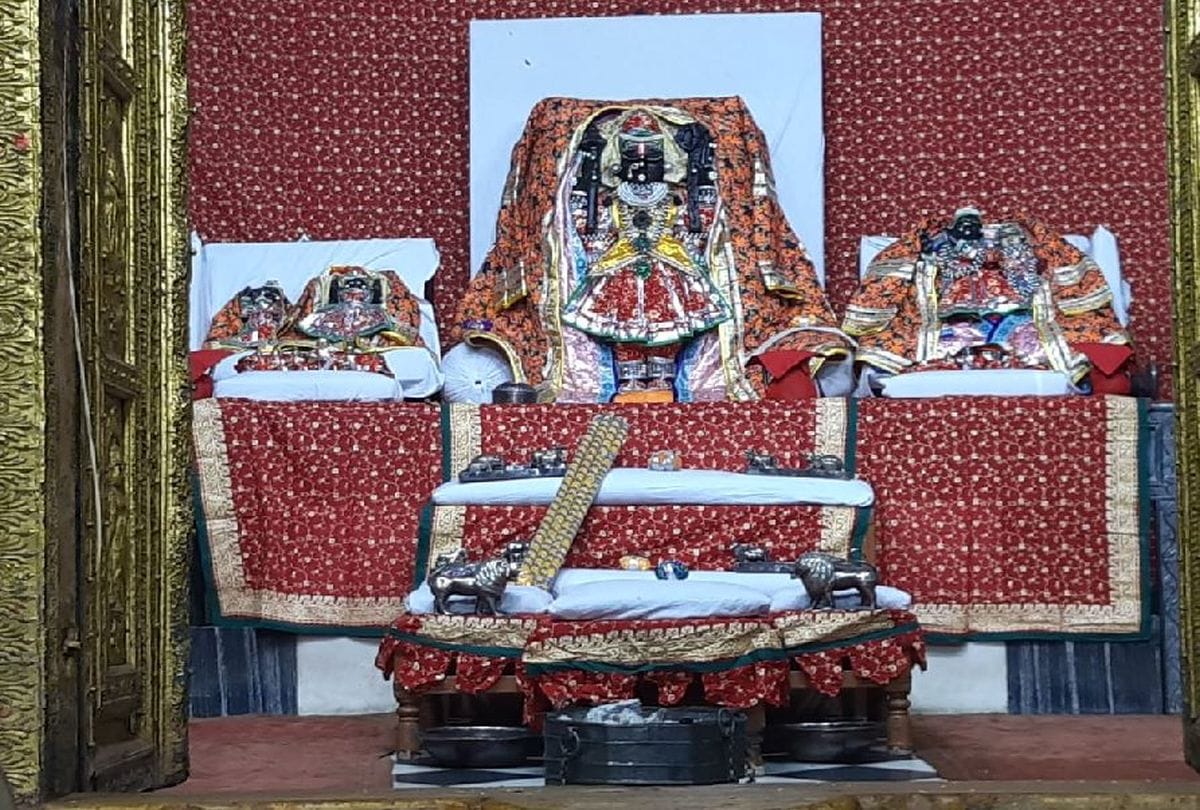 Devotees Will Not Do Parikarma In Dwarkadhish Temple Mathura Due To Corona Virus