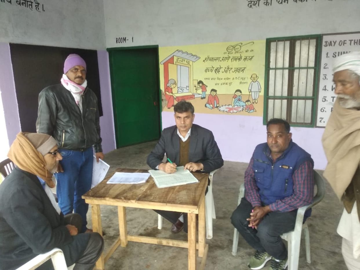 8 workers of nagina school were absent