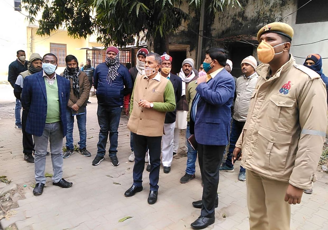DM takes charge of Zilla Panchayat, Office Inspection