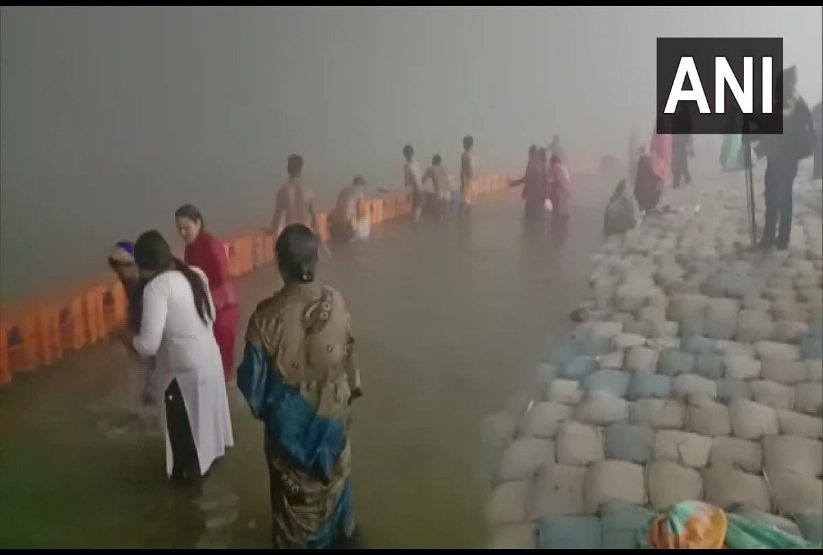 Devotees take holy dip in Sangam at Prayagraj on the occasion of Makar Sankranti Magh Mela starts