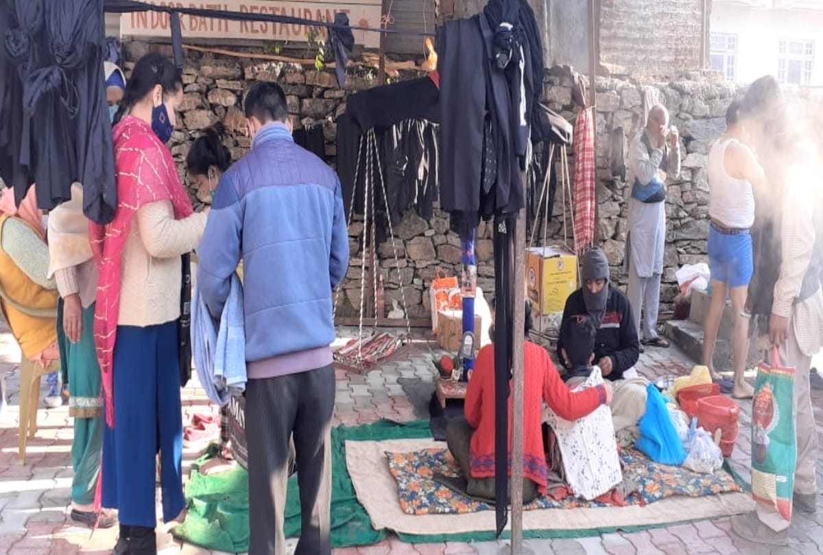 Makar Sankranti 2021: Devotees took holy bath in Tattapani of Himachal pradesh, See photos