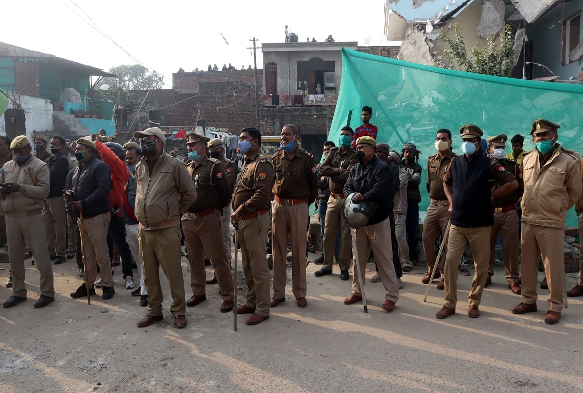 Bulldozer of PDA run the house of Rashid alias Neelu, cousin of former MP Atiq Ahmed