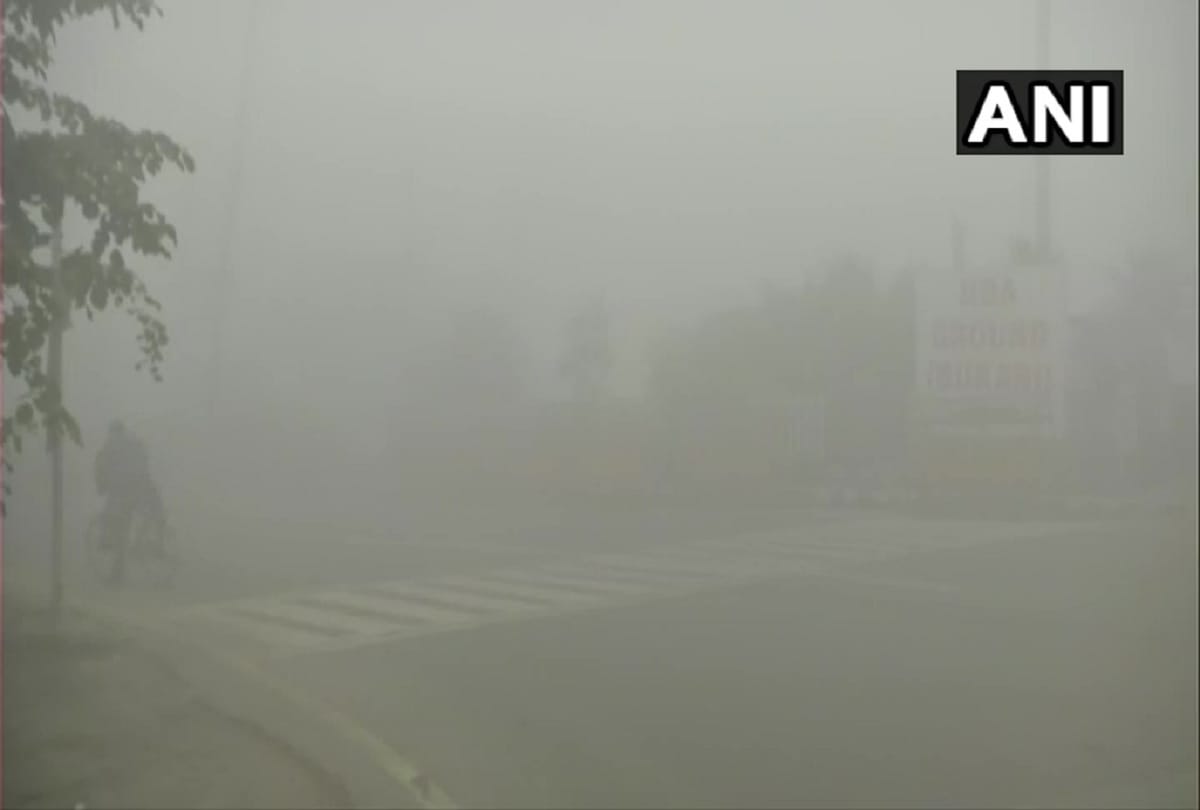 Delhi wakes up to dense fog thursday morning visibility gets lower temperature dips down